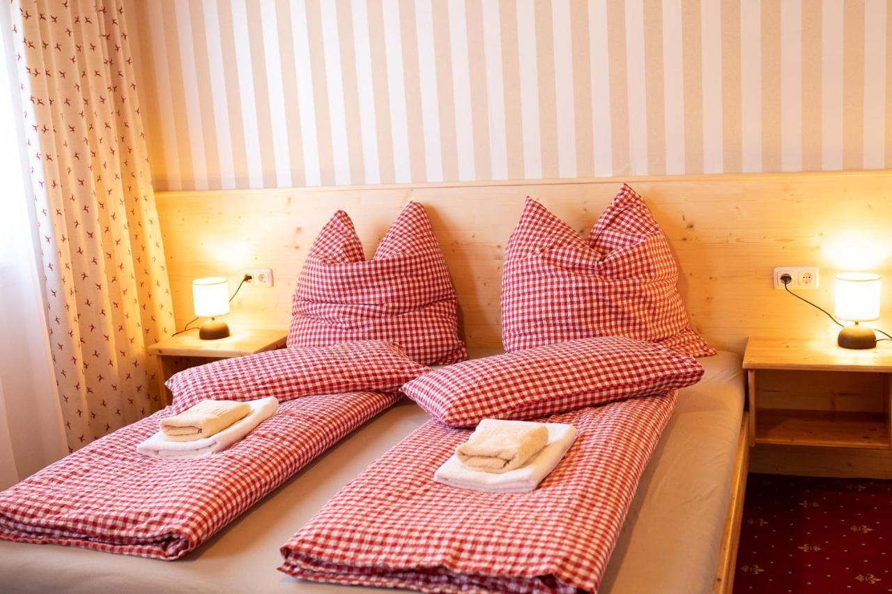 Roesslgut Bed & Breakfast Zederhaus Buitenkant foto